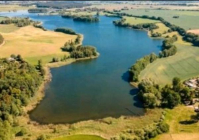 Camping - Wohnmobilstellplatz in der Mecklenburgischen Seenplatte Strom & Wasser vor Ort